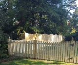 Concave-Wood-Privacy-Picket-Fence